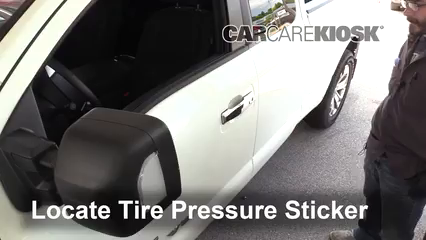 2018 Nissan Titan SV 5.6L V8 Extended Cab Pickup Tires & Wheels Check Tire Pressure